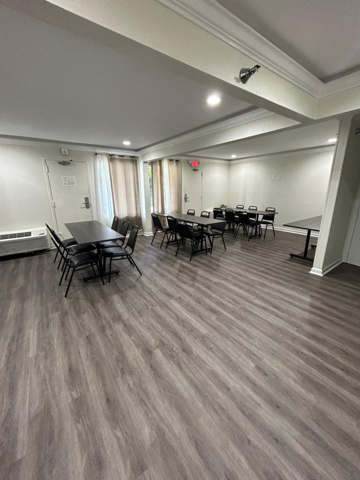 Clarion Pointe - Greensboro Coliseum Area Exterior photo